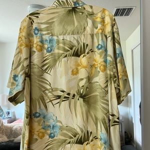 Tommy Bahama Men’s shirt
